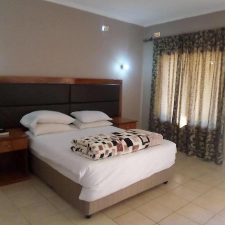 The View Lodge Victoria Falls Zewnętrze zdjęcie